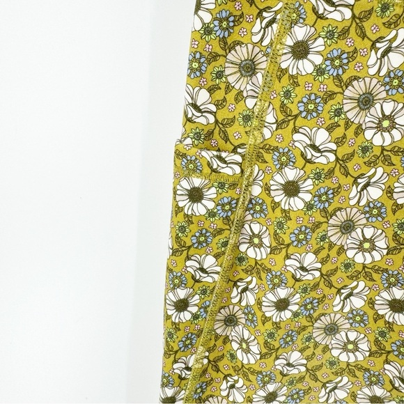 ✅ BuffBunny Rosa Pocket Legging - Green Petal Print Size MEDIUM workout YOGA - Picture 3 of 8